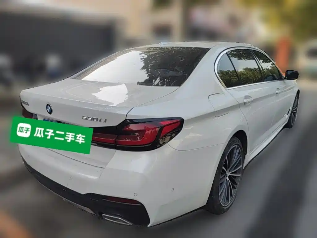 BMW 5 Series — миниатюра 6