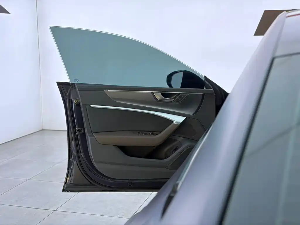 Audi A7L — миниатюра 10