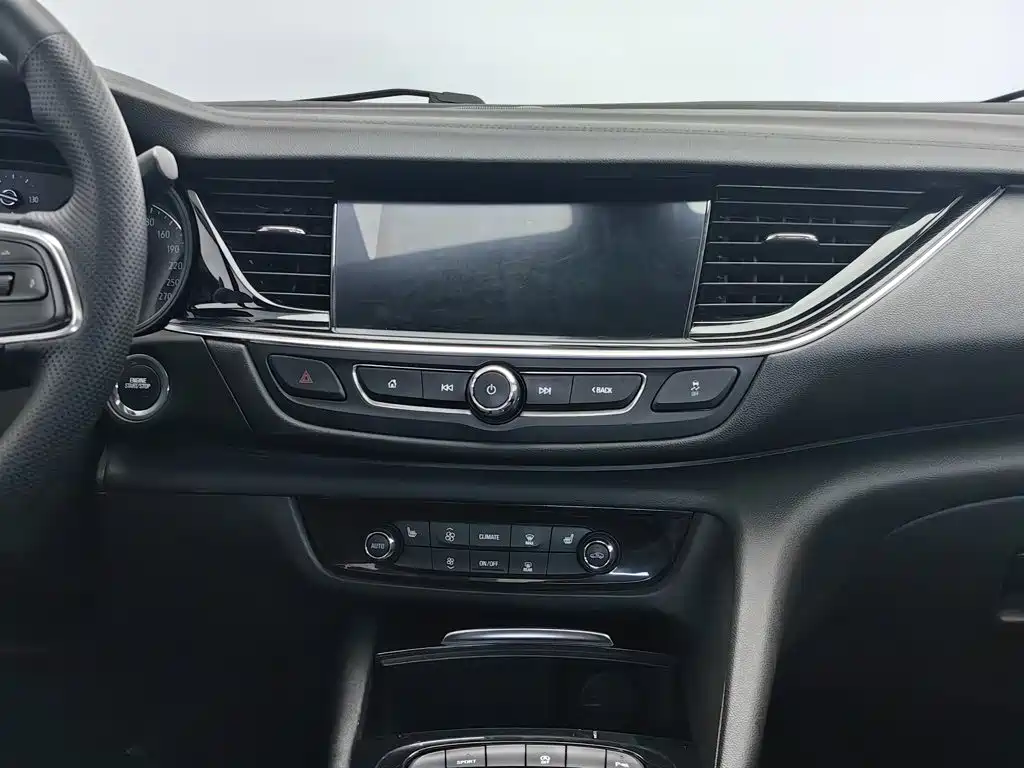 Buick Regal — миниатюра 12