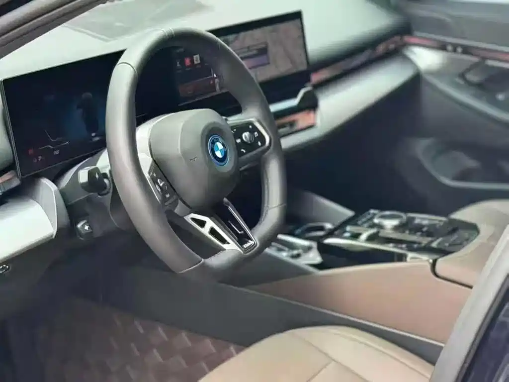 BMW I5