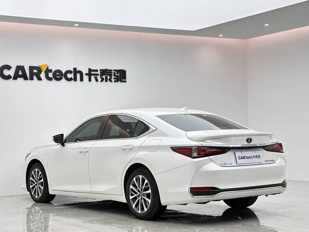 Lexus ES — миниатюра 3