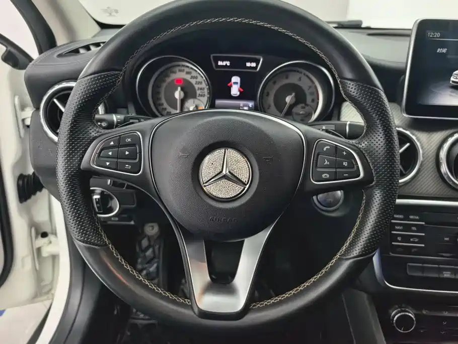 Mercedes-Benz GLA — миниатюра 15