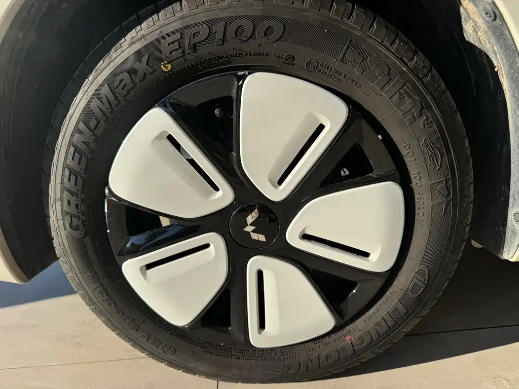 Wuling MINIEV — миниатюра 13