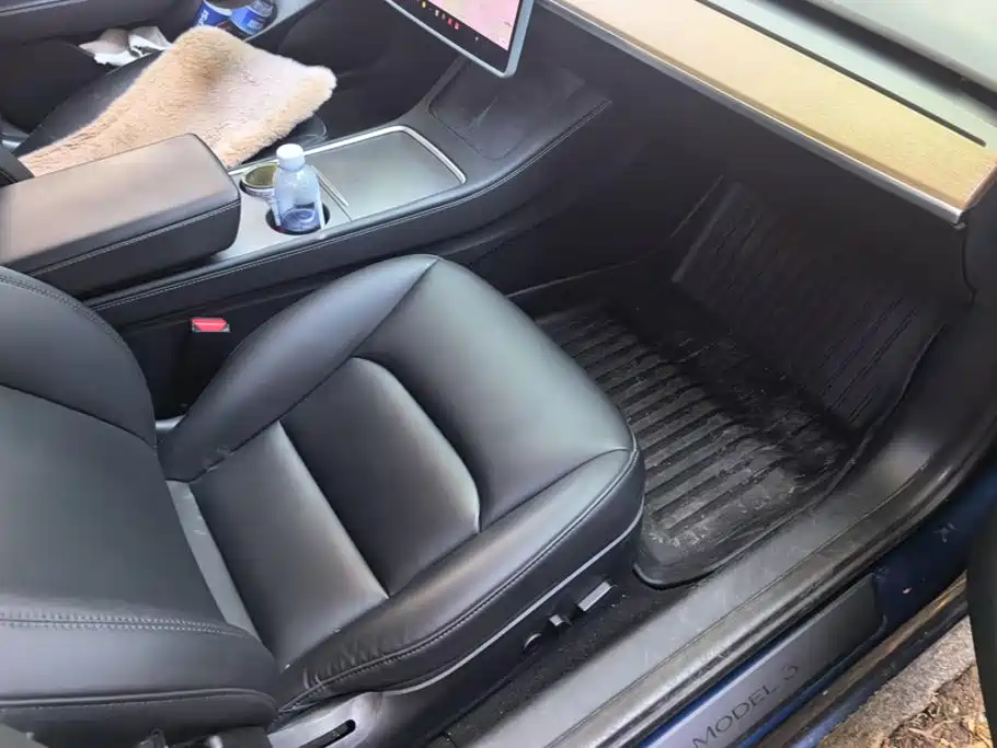 Tesla Model 3 — миниатюра 8