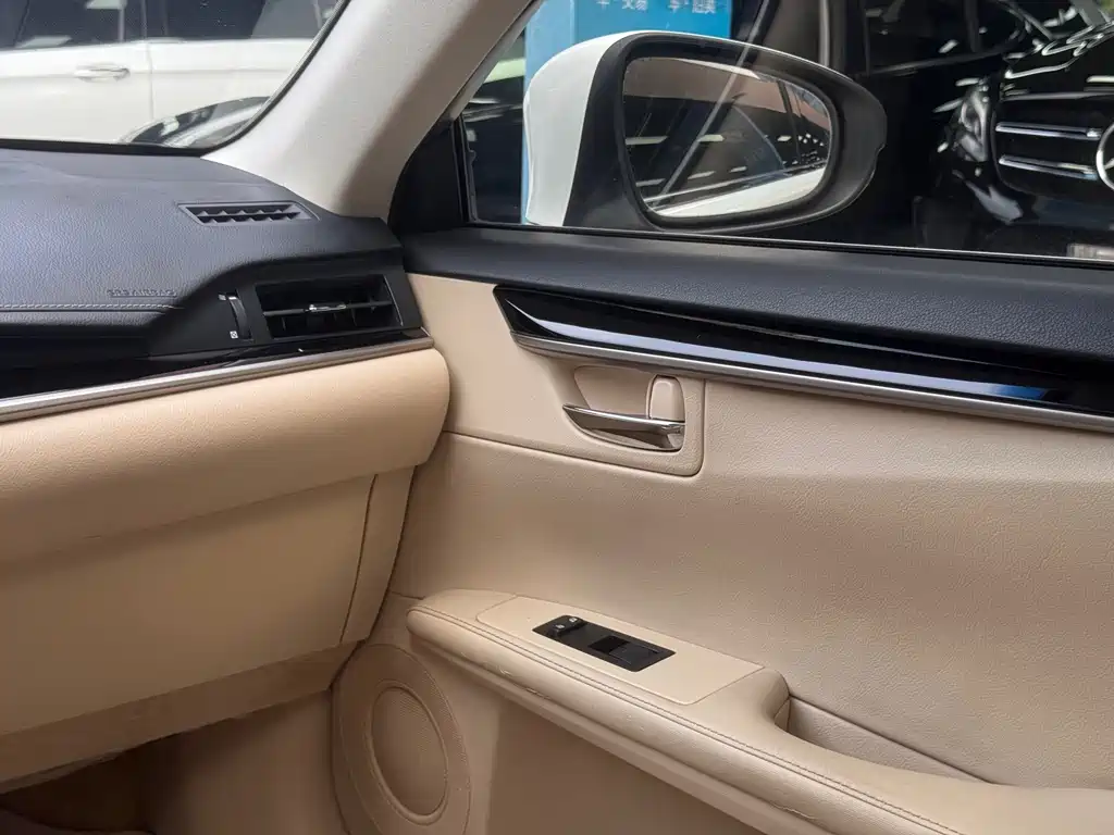 Lexus ES — миниатюра 11