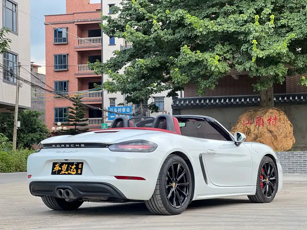PORSCHE 718