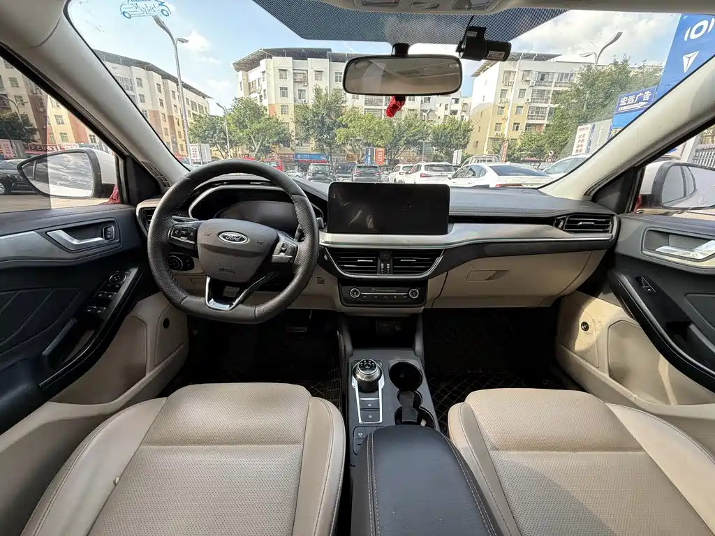 Ford Focus — миниатюра 11