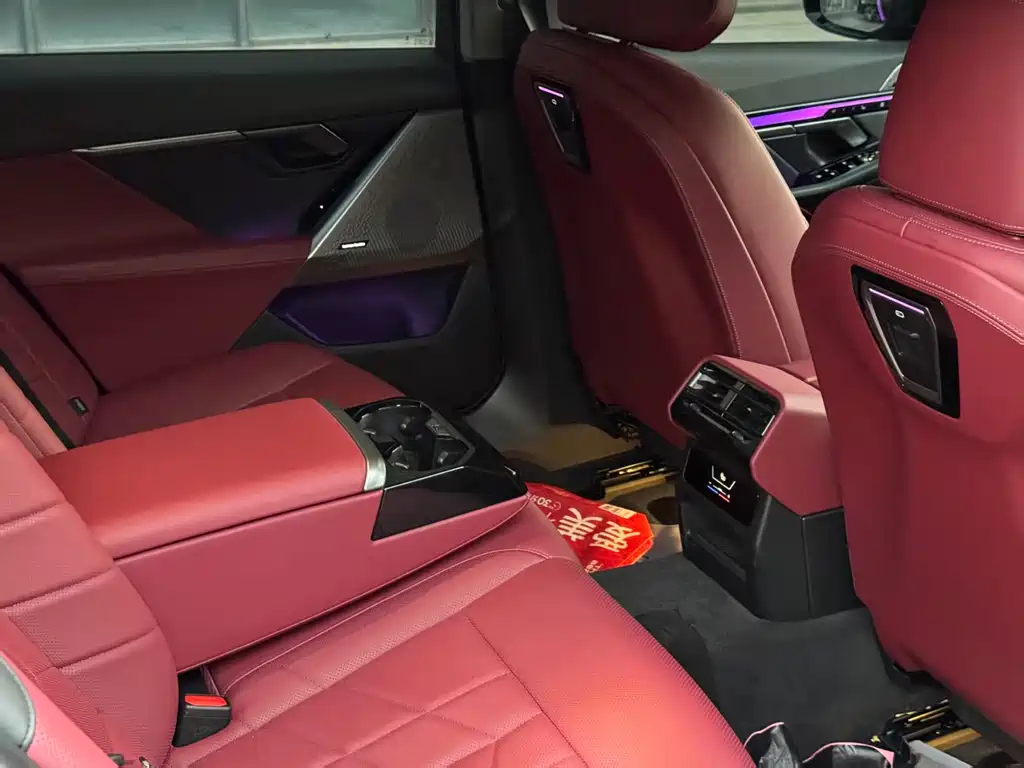 BMW 5 Series — миниатюра 8