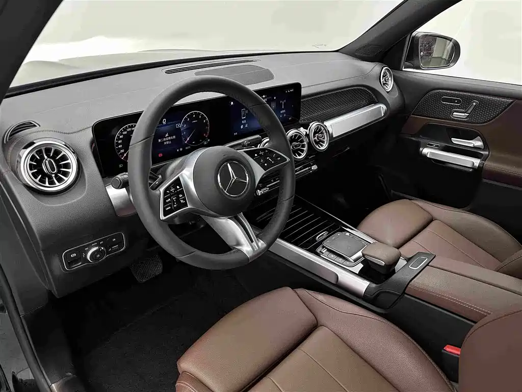 Mercedes-Benz GLB — миниатюра 16