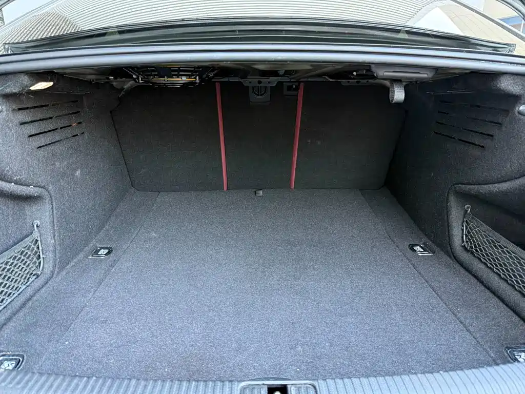 Audi A4L — миниатюра 18