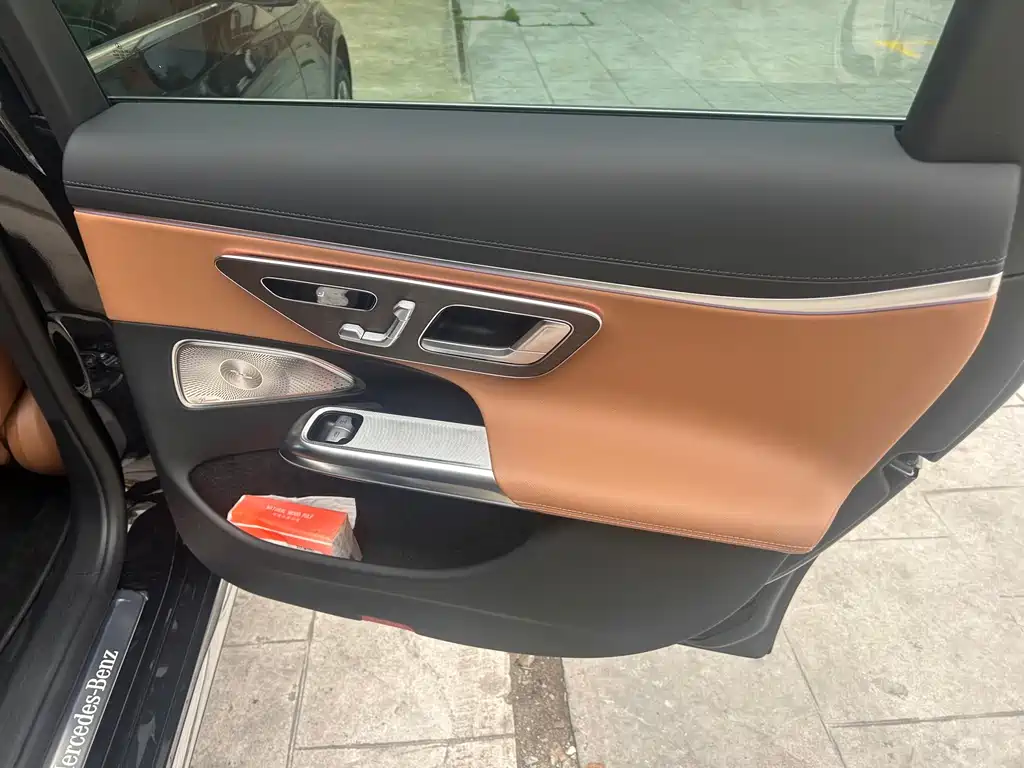 Mercedes-Benz E-Class — миниатюра 14