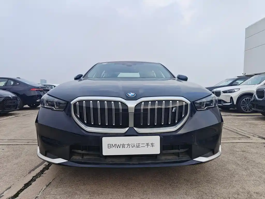 BMW i5 2024 eDrive 35L Premium Luxury
