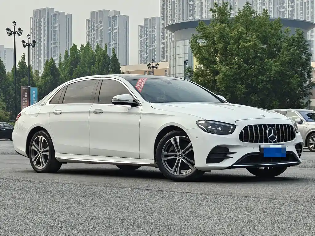 Mercedes-Benz E-Class — миниатюра 3