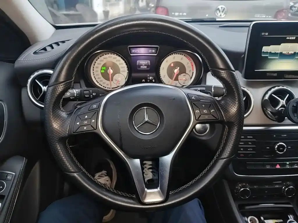 Mercedes-Benz GLA — миниатюра 11