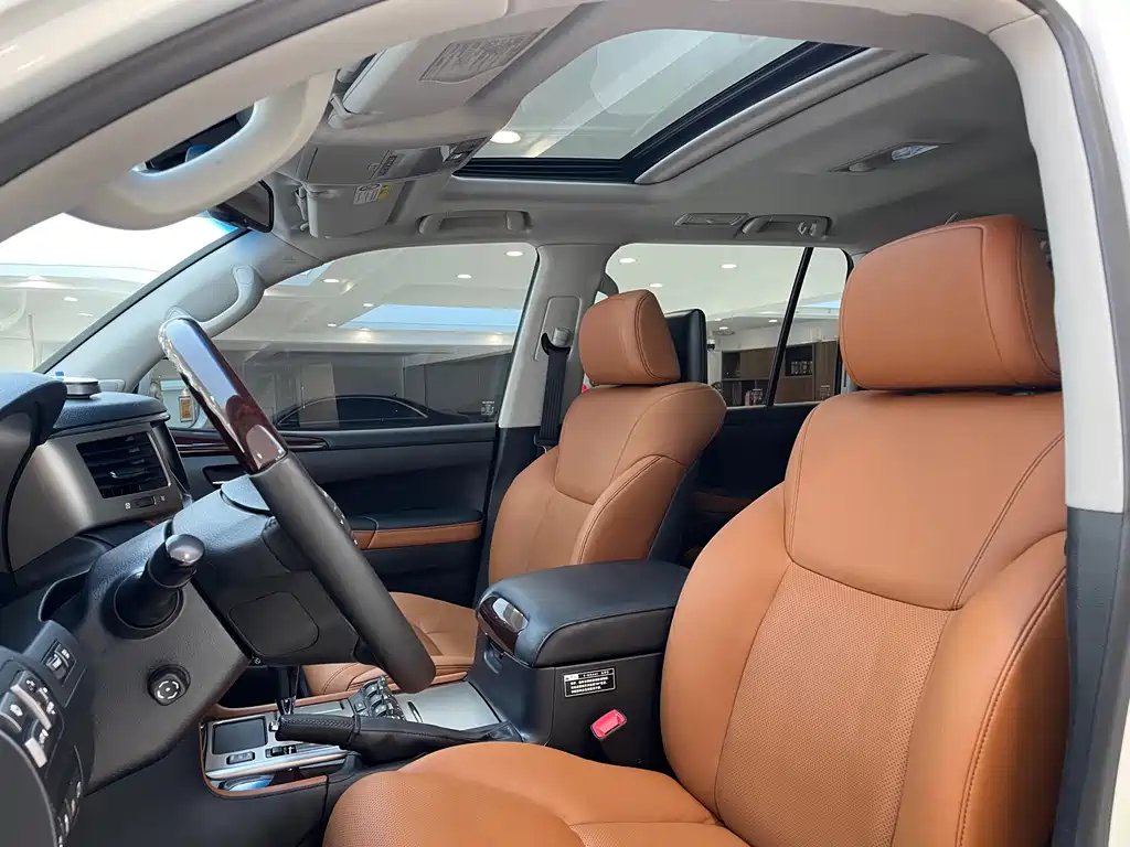 Lexus LX — миниатюра 9