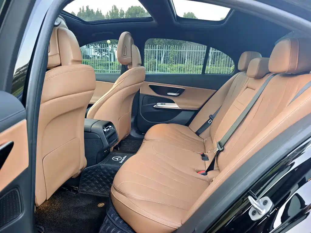 Mercedes-Benz E-Class (Import) — миниатюра 15