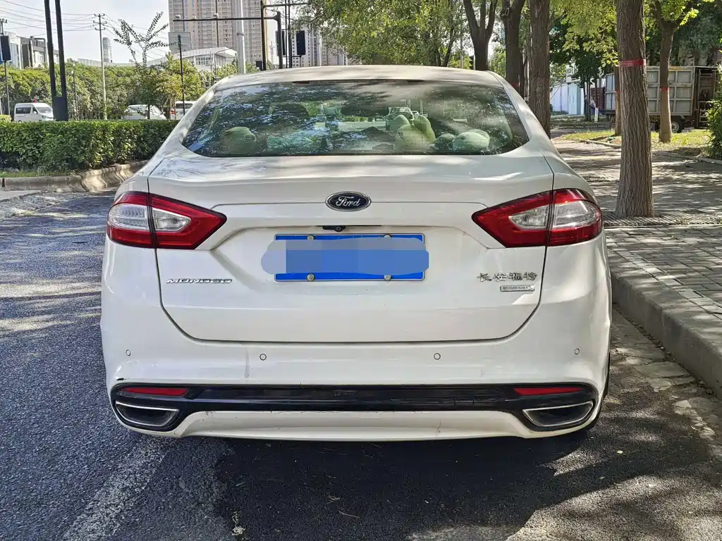 Ford Mondeo — миниатюра 10