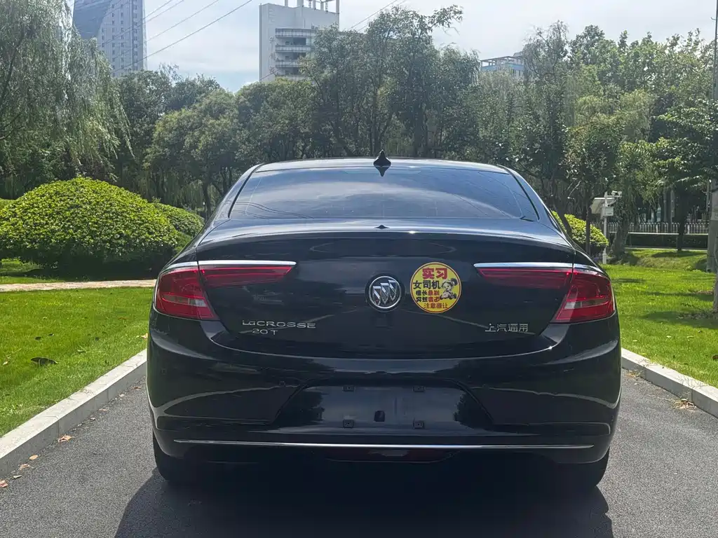 Buick LaCrosse — миниатюра 4