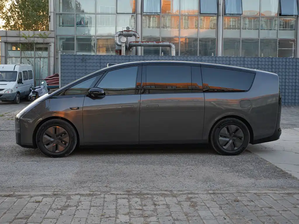 Li Auto Li MEGA — миниатюра 8