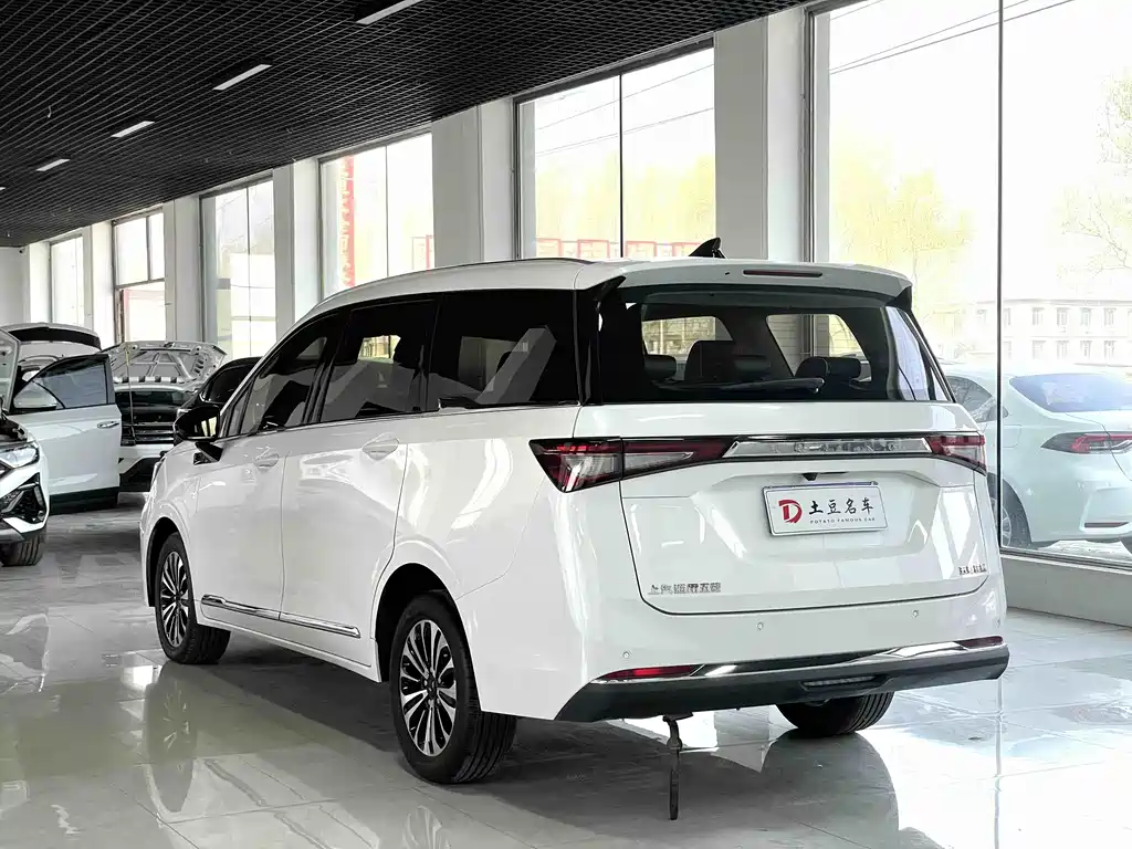 Wuling Jiachen 2022 1.5T CVT Premium Flagship