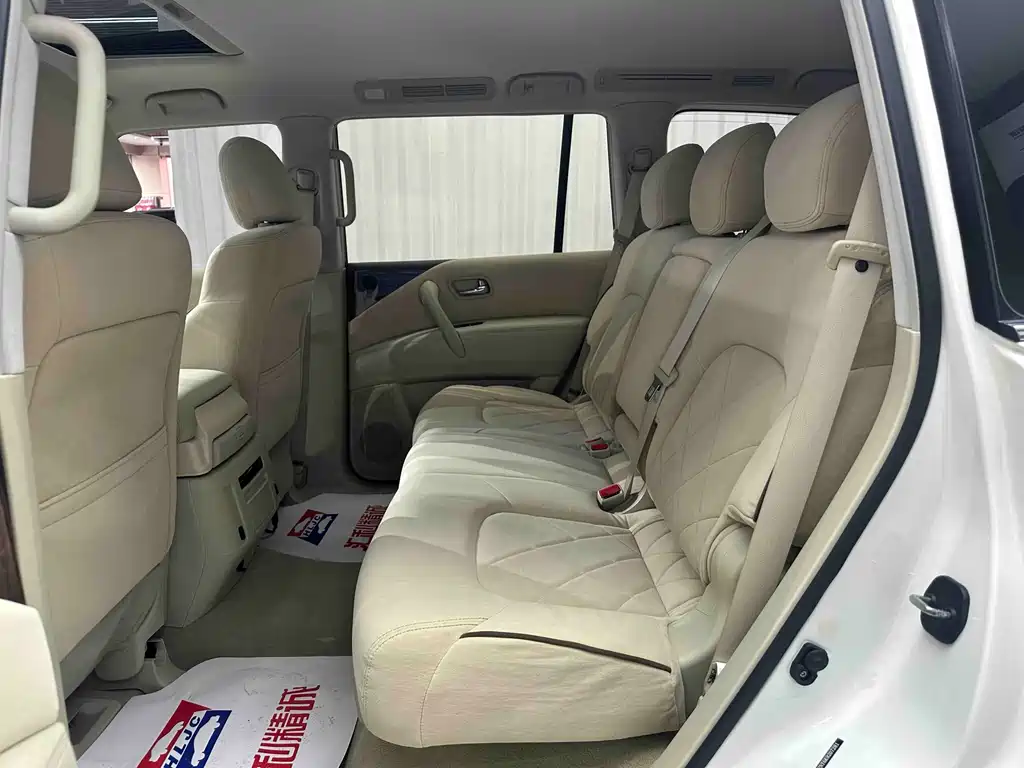 Nissan Patrol — миниатюра 9