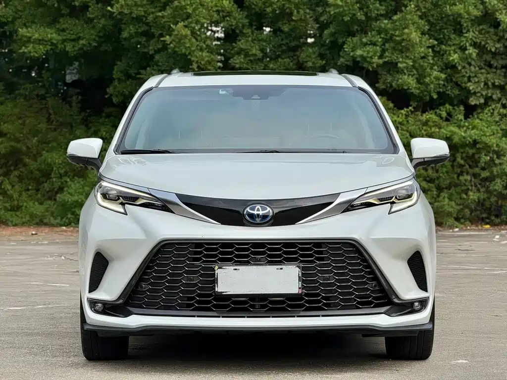 Toyota Granvia — миниатюра 2