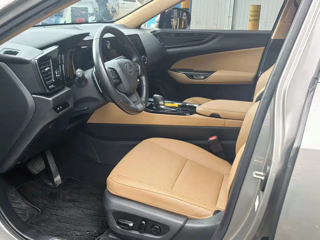 Lexus NX — миниатюра 6