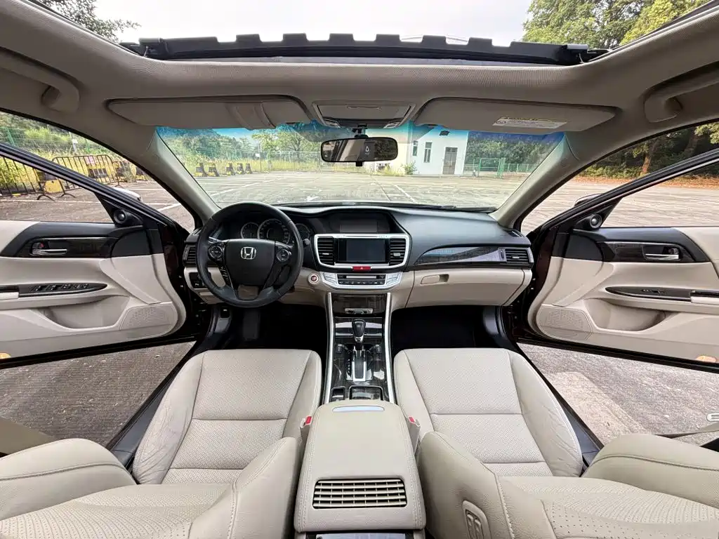Honda Accord — миниатюра 13