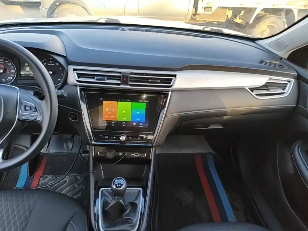 Roewe i5 — миниатюра 13