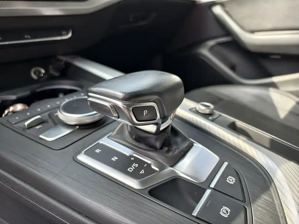 Audi A4L — миниатюра 10