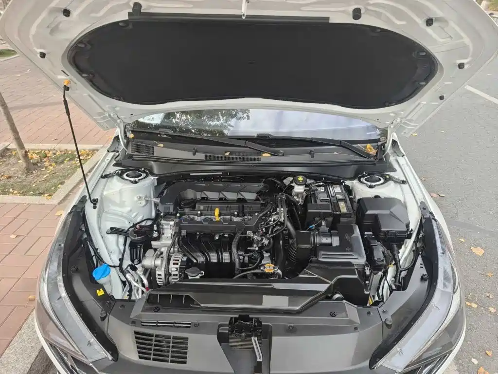 Hyundai Elantra — миниатюра 14