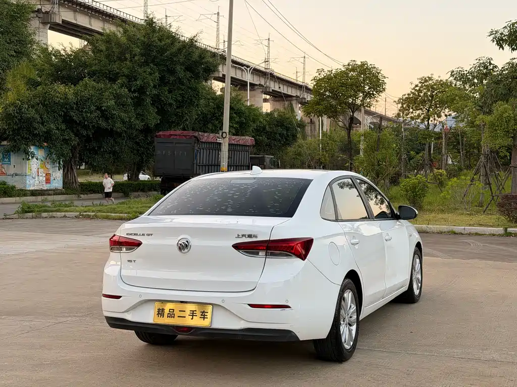 Buick Excelle — миниатюра 7