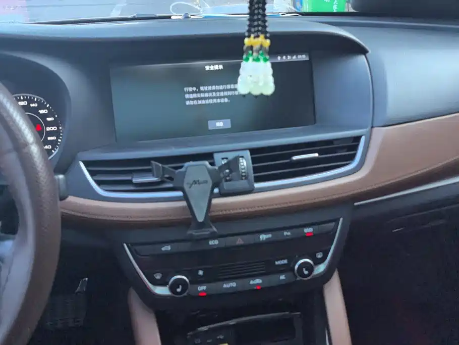 Borgward BX7 — миниатюра 13