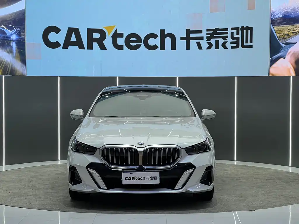 BMW 5 Series — миниатюра 2