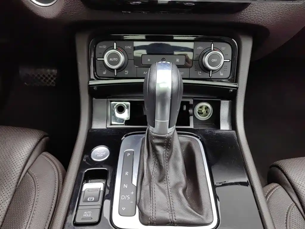 Volkswagen Touareg — миниатюра 13