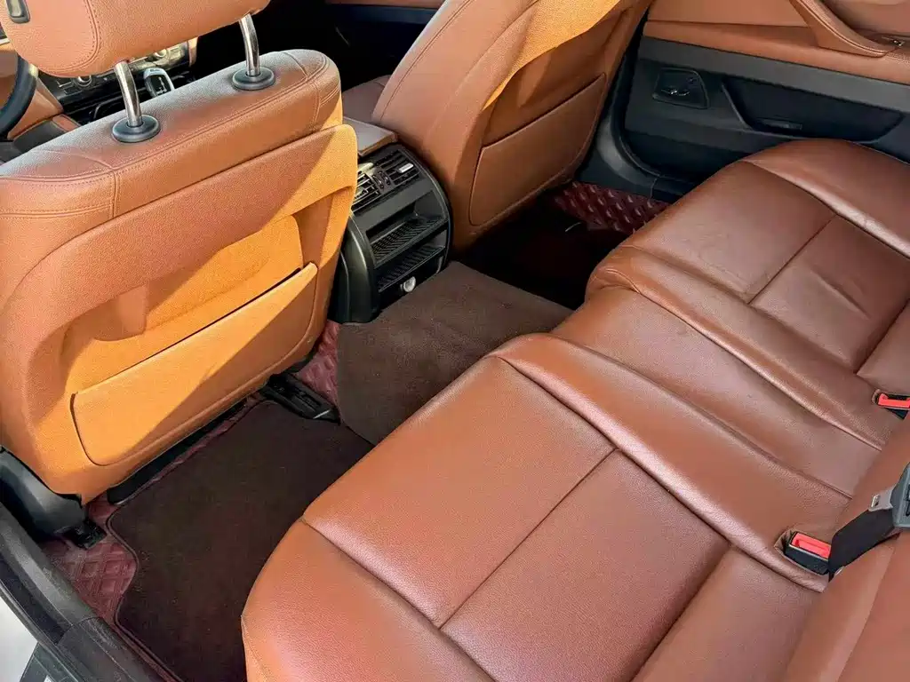 BMW 5 Series — миниатюра 6