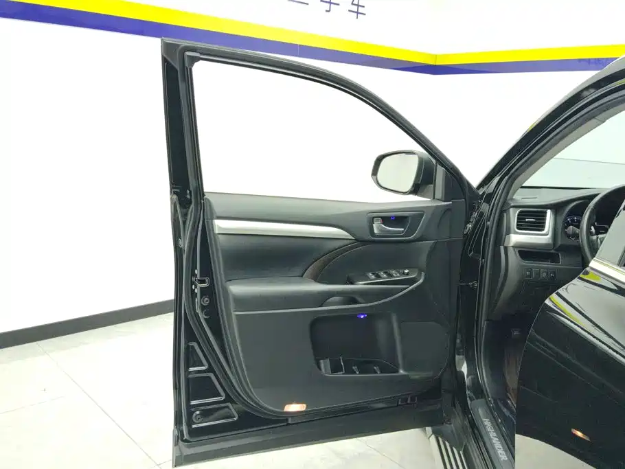 Toyota Highlander — миниатюра 7