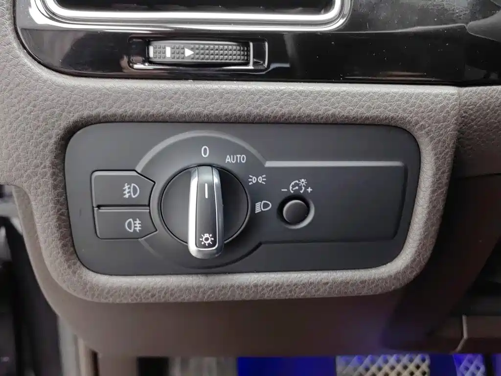 Volkswagen Touareg — миниатюра 21