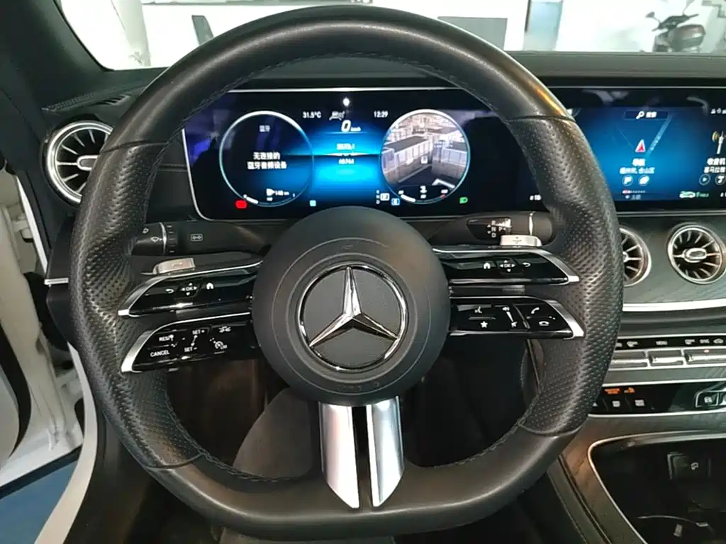 Mercedes-Benz E-Class (Import) — миниатюра 11