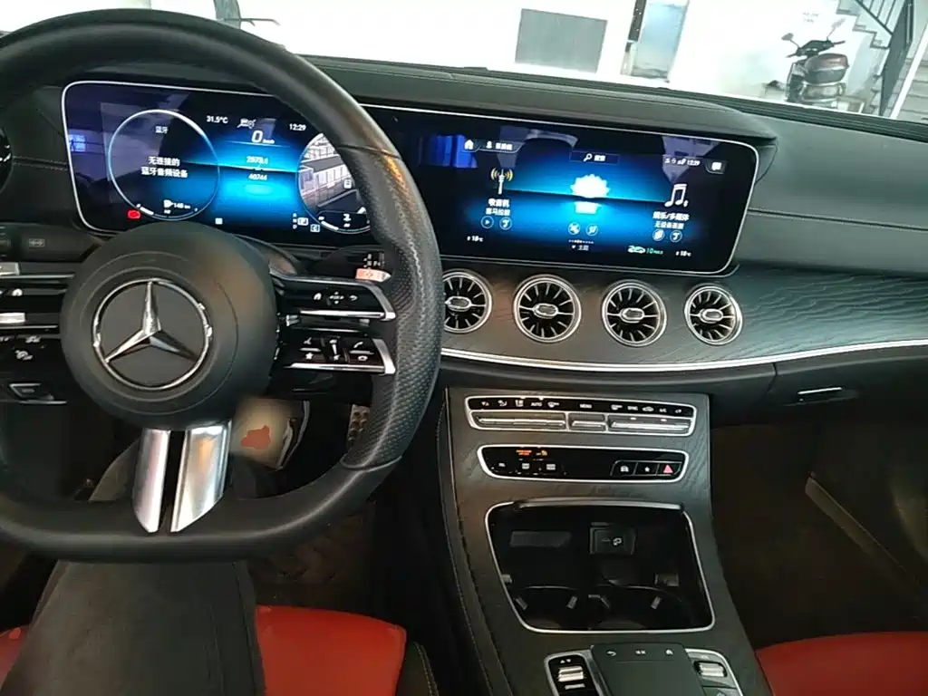 Mercedes-Benz E-Class (Import) — миниатюра 10