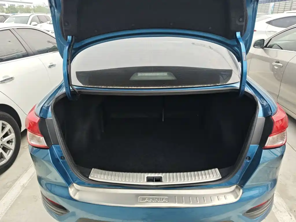Nissan Bluebird — миниатюра 19