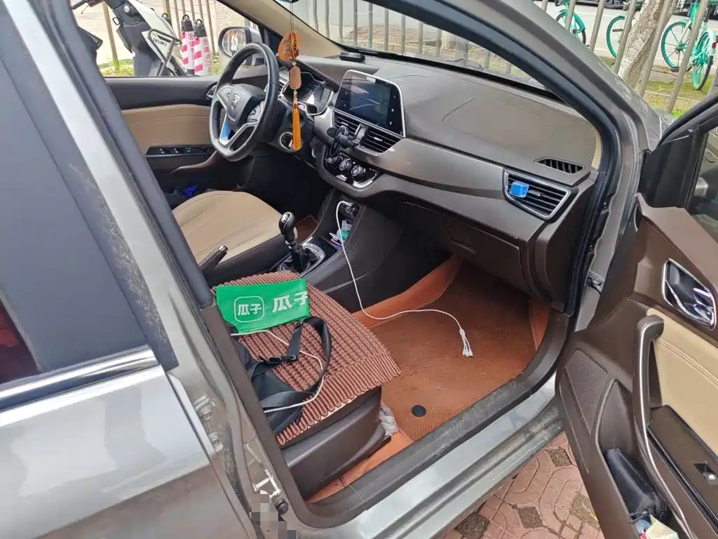 Baojun 310W — миниатюра 19