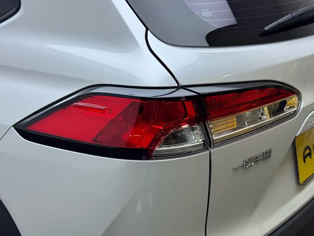 Toyota Corolla Cross — миниатюра 14