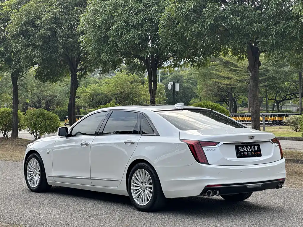CADILLAC CT6