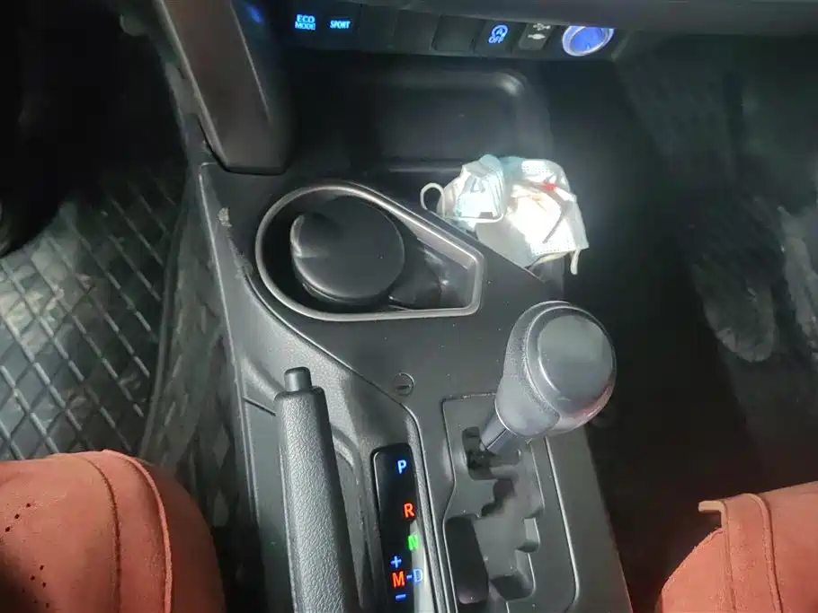 TOYOTA RAV4 RONGFANG