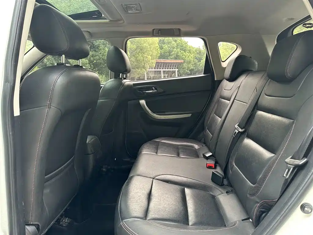 Changan CS35 2016 1.6L AT Luxury V