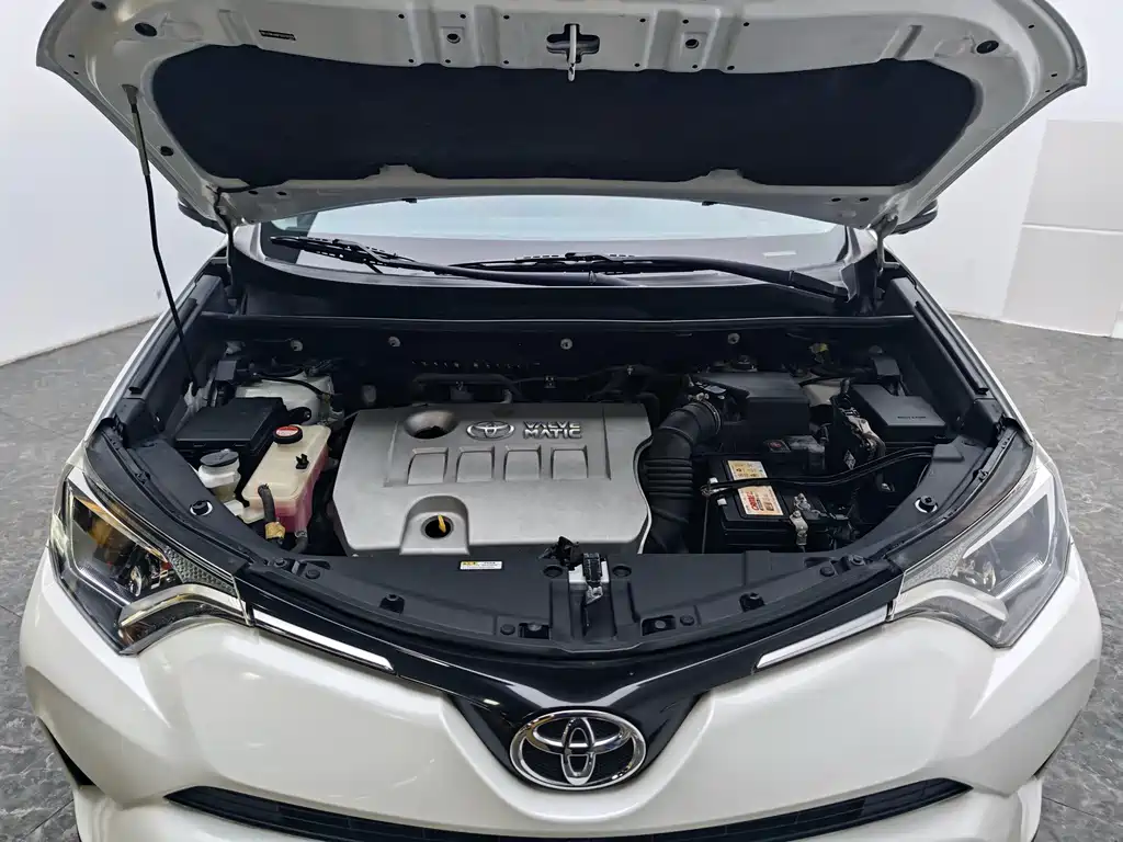 Toyota RAV4 — миниатюра 12