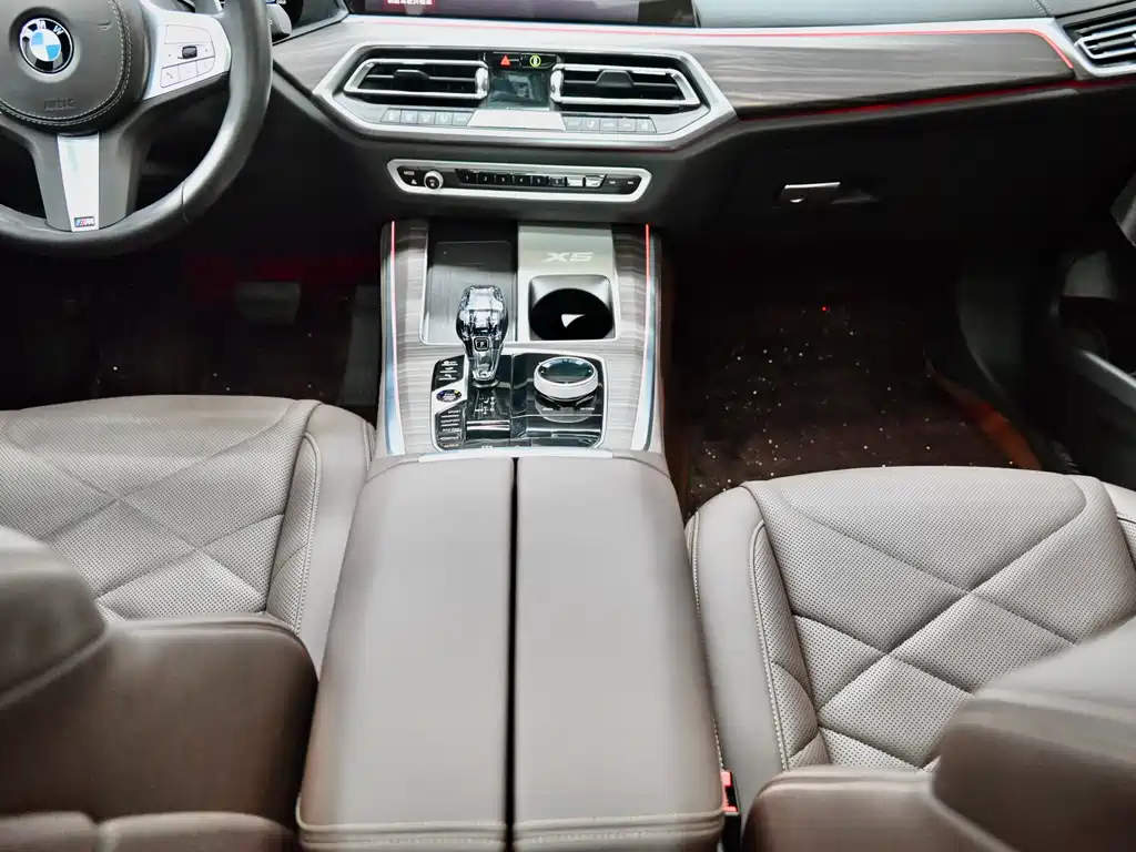 BMW X5 2022 xDrive 40Li M Sport
