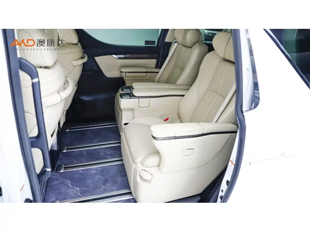 Toyota Vellfire 2020 2.5L HV Luxury