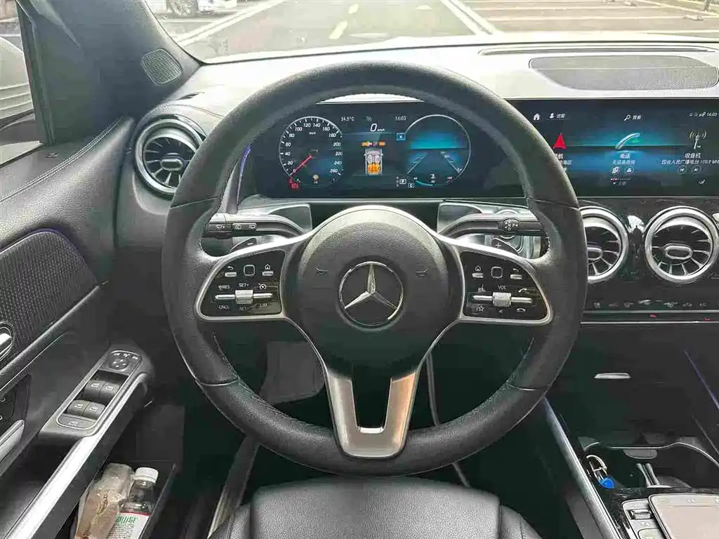 Mercedes-Benz GLB — миниатюра 6